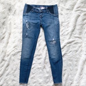 *LIKE NEW* maternity distressed skinny jeans